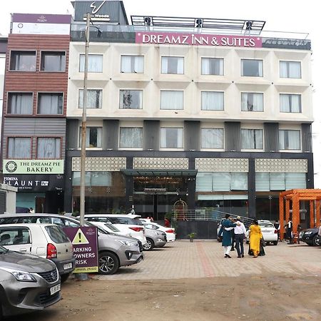 Dreamz Inn & Suites Zirakpur Dış mekan fotoğraf