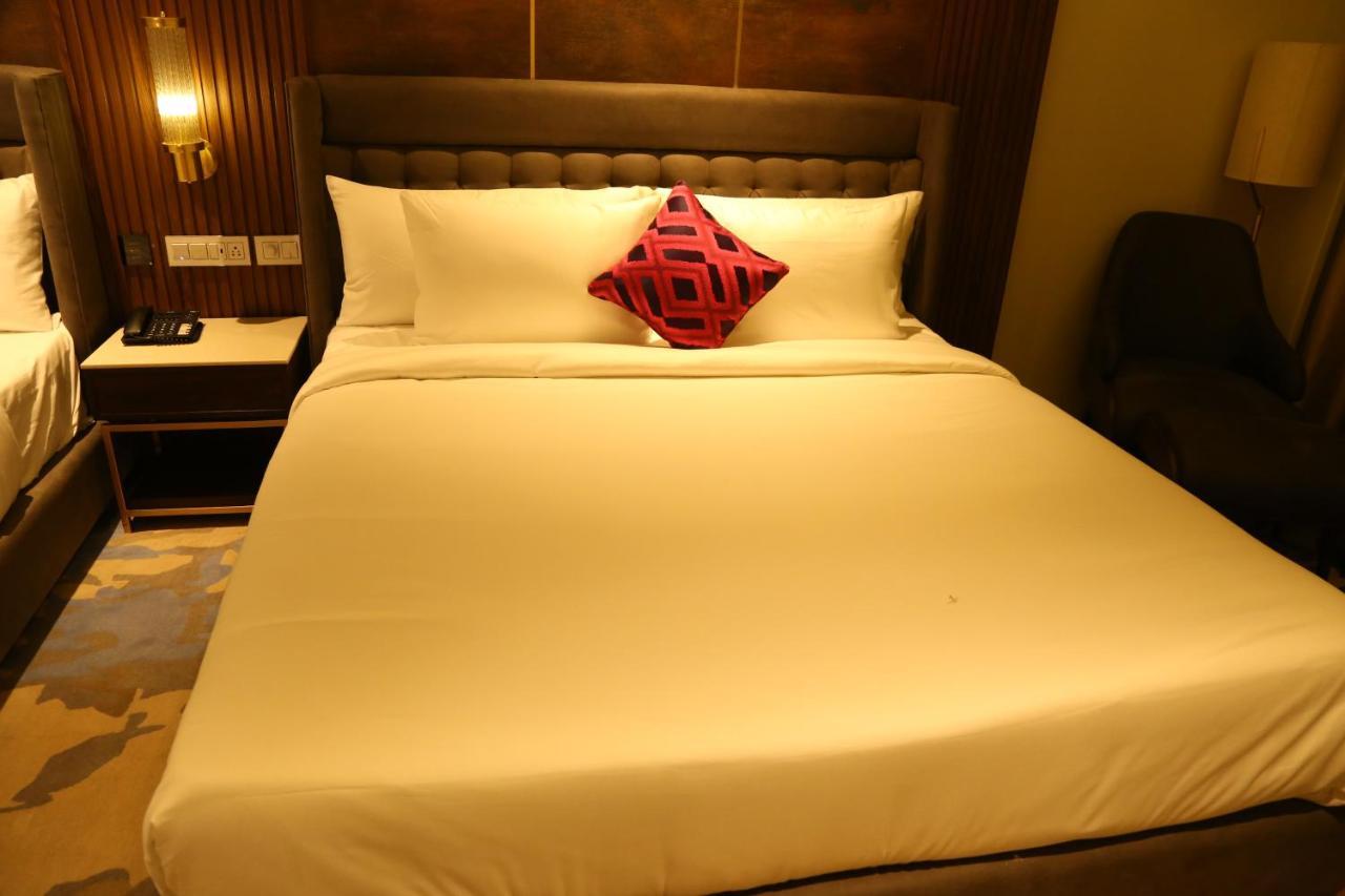 Dreamz Inn & Suites Zirakpur Dış mekan fotoğraf