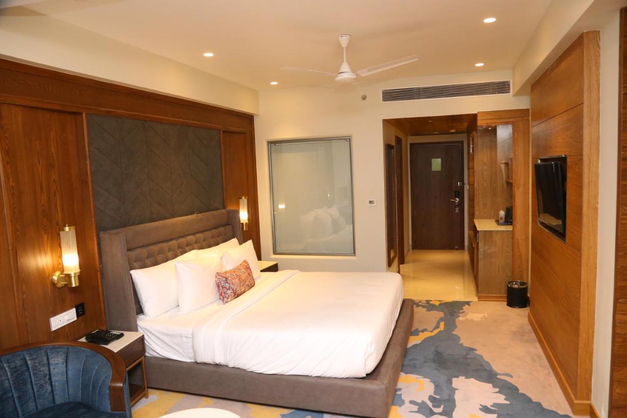 Dreamz Inn & Suites Zirakpur Dış mekan fotoğraf