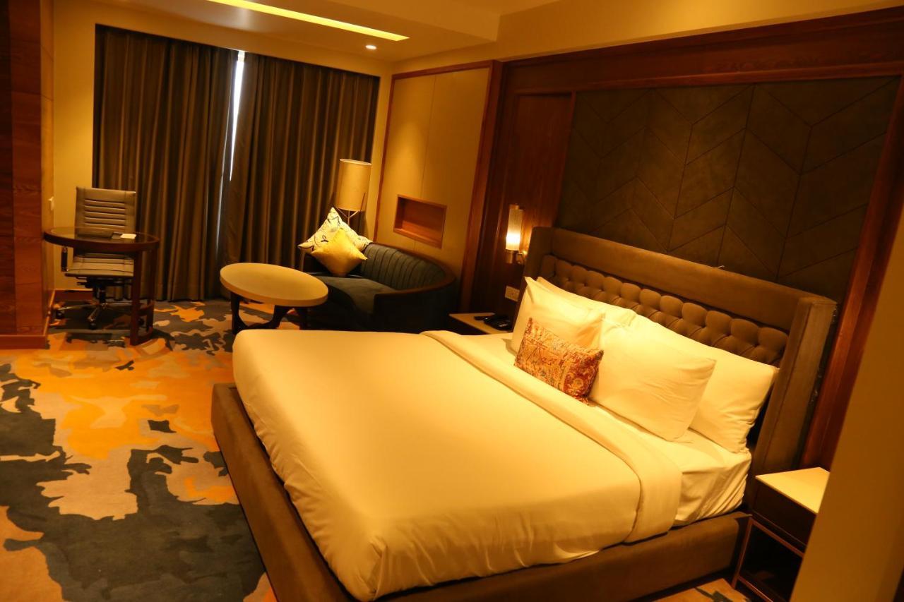 Dreamz Inn & Suites Zirakpur Dış mekan fotoğraf